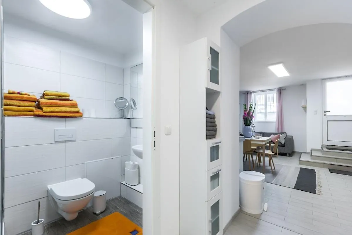 S31 - Room 22 Apartment Bergmannstrasse Front Berlin Germany