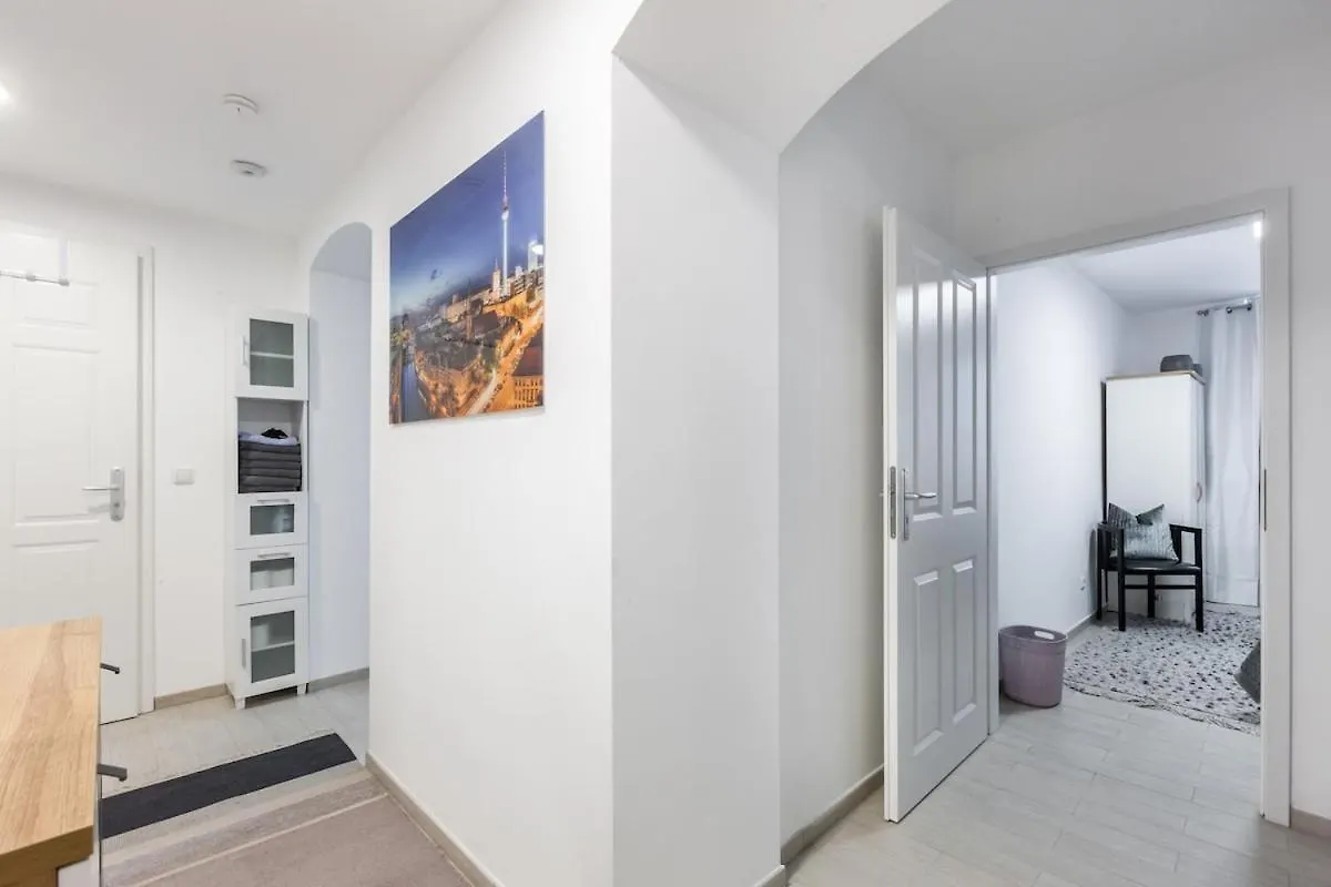 S31 - Room 22 Apartment Bergmannstrasse Front Berlin