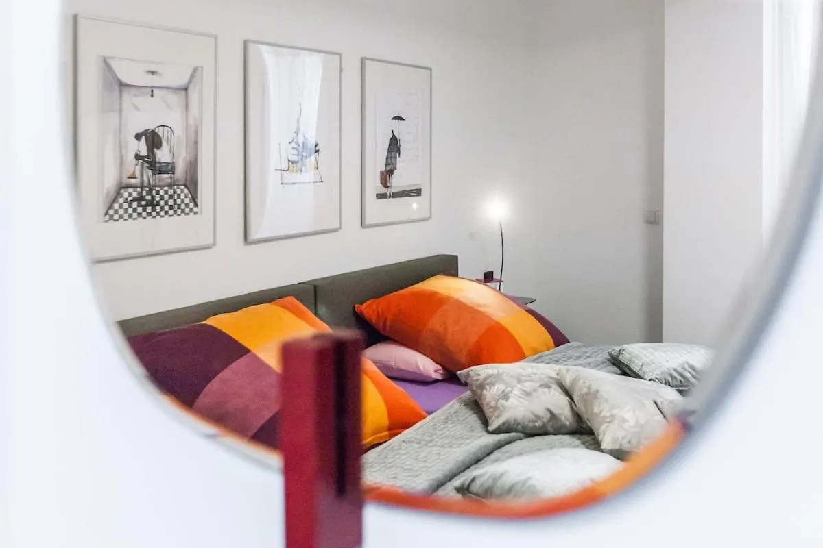 S31 - Room 22 Apartment Bergmannstrasse Front Berlin