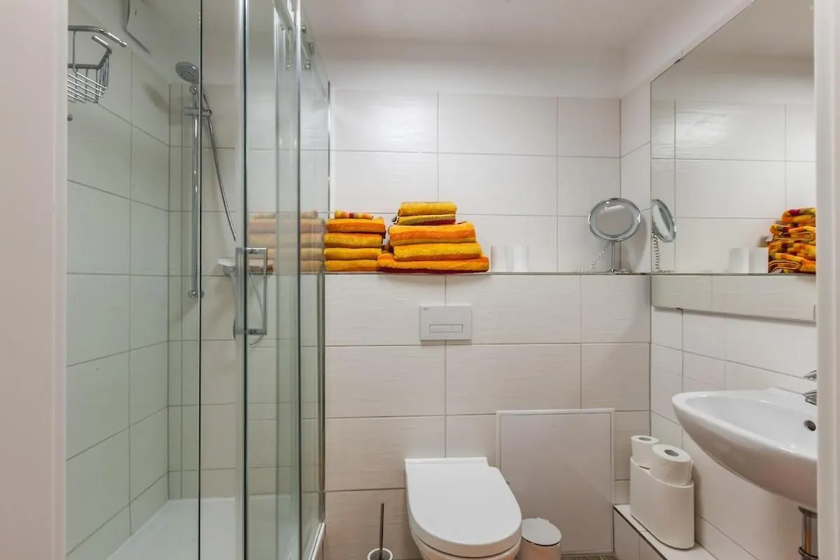 S31 - Room 22 Apartment Bergmannstrasse Front Berlin