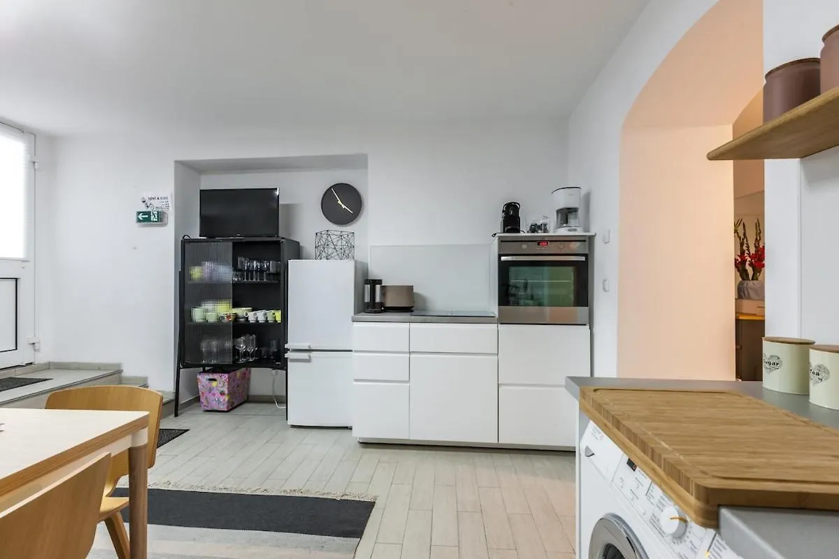 S31 - Room 22 Apartment Bergmannstrasse Front Berlin
